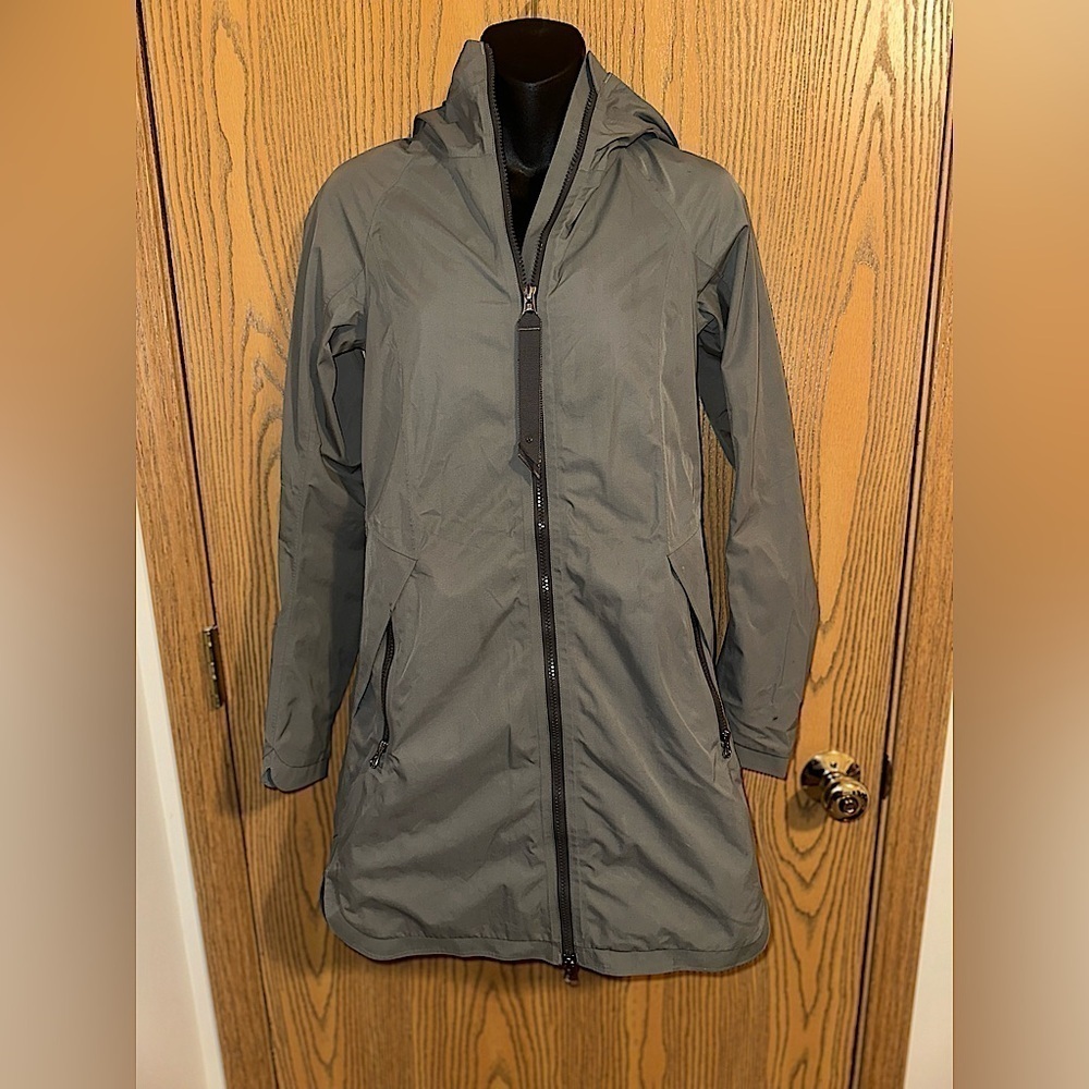 lululemon athletica Gray rain Jacket